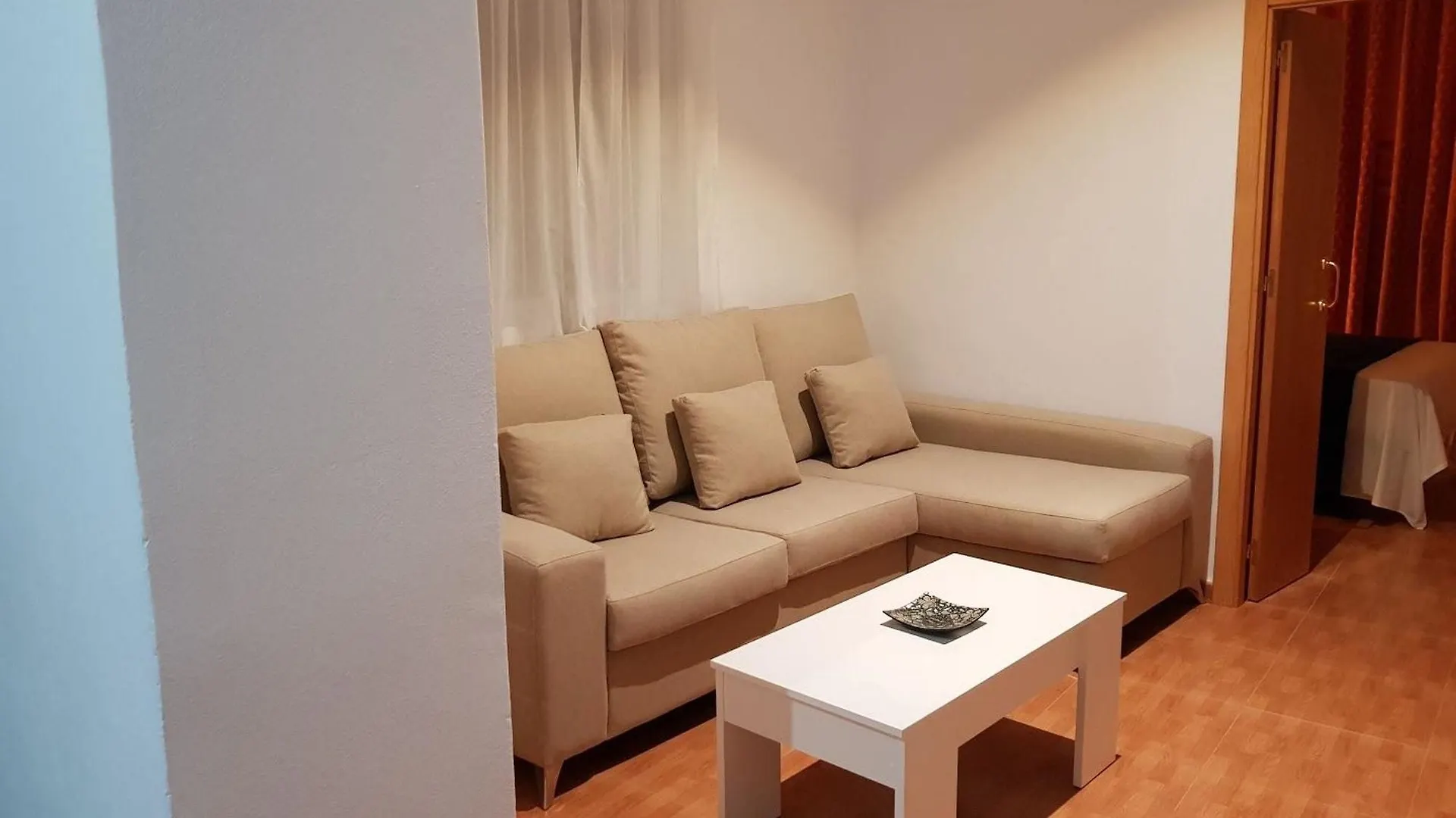 Apartment With 2 Bedrooms In Sevilla, With Wifi의 연락처