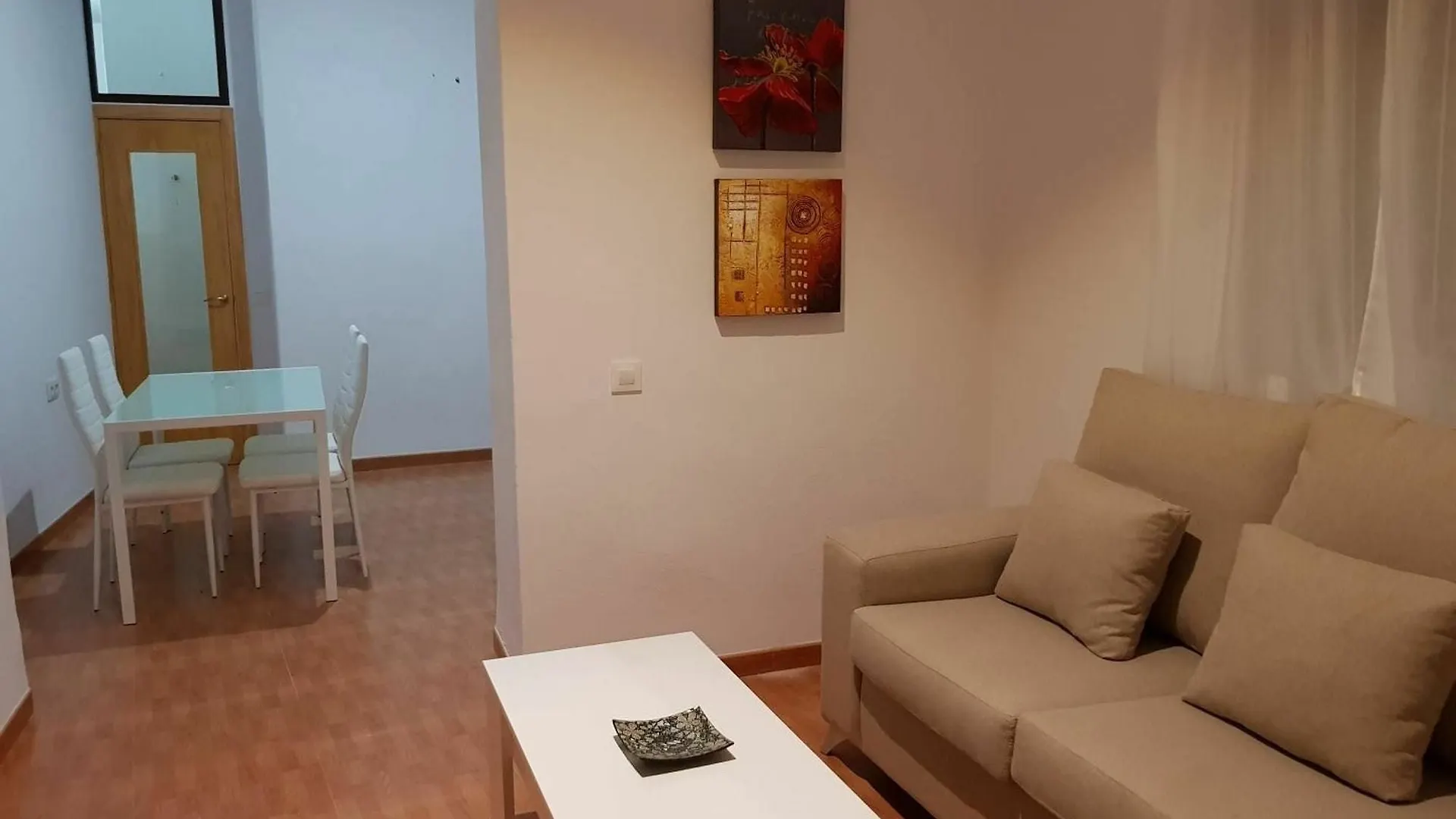 Apartment With 2 Bedrooms In Sevilla, With Wifi  세비야